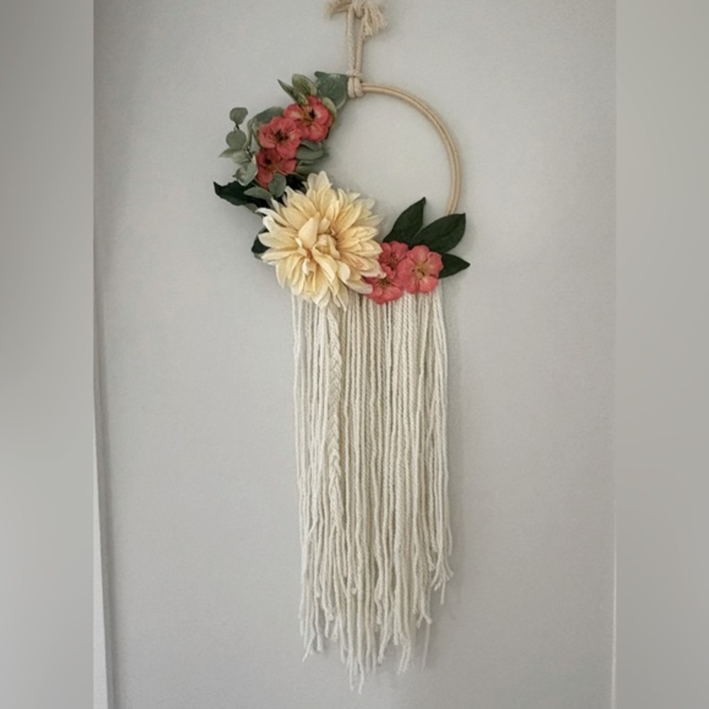 HANDMADE | Floral Wall Hanging with Cream Tassels